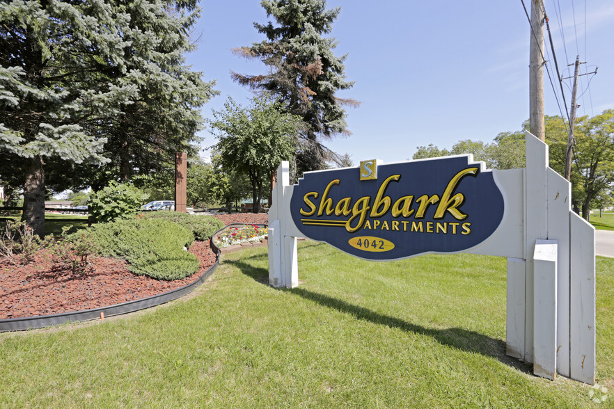 Primary Photo - Shagbark Apartments