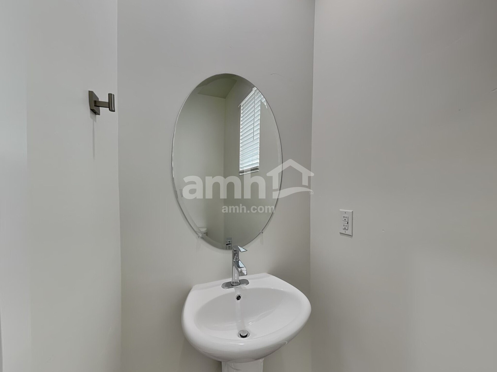 Building Photo - 1244 W Mahogany St