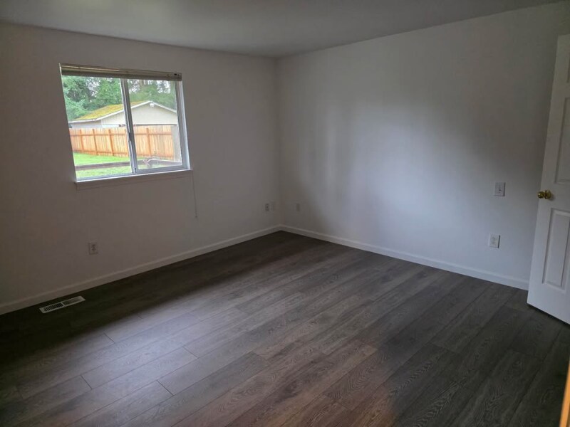 Building Photo - 8019 57th Dr NE