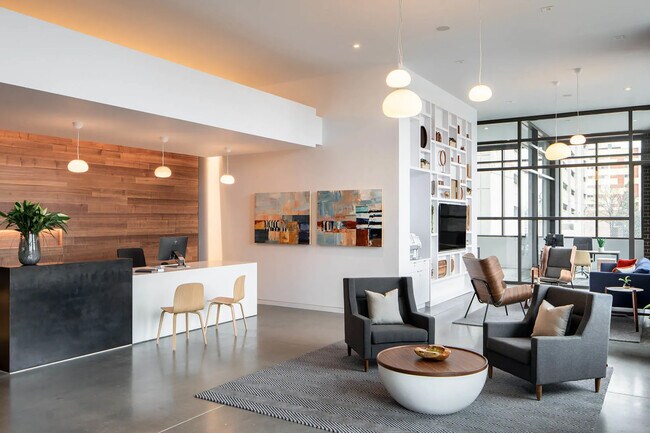 Building Photo - 985 Albion St