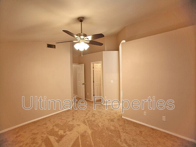 Building Photo - 8543 W Shaw Butte Dr