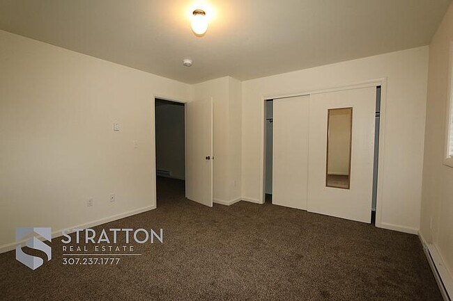 Building Photo - 251 Honeysuckle St