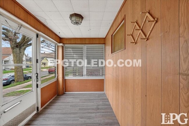 Building Photo - 128 Carbon St