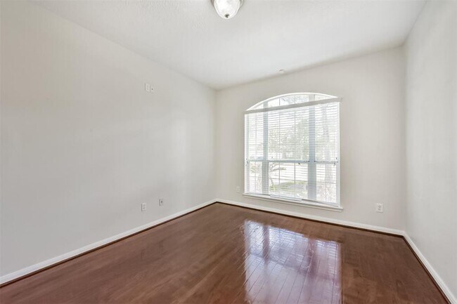 Building Photo - 11502 Bay Ledge Dr