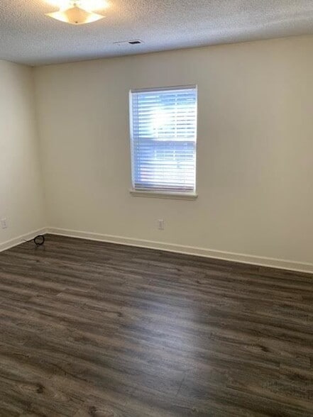 Building Photo - 4320 Belcher St