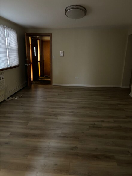 Building Photo - 8700 W Summerdale Ave