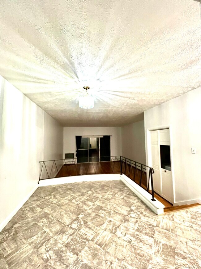 Building Photo - 131 Woodland Dr