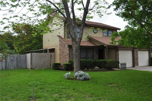 Building Photo - 13405 Saddlebrook Trail