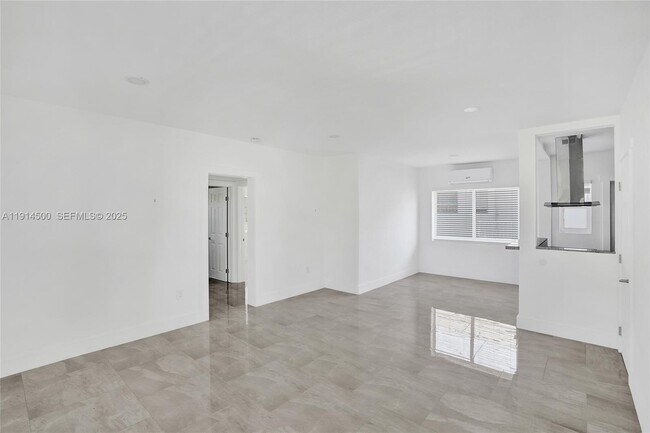 Building Photo - 7115 Rue Granville