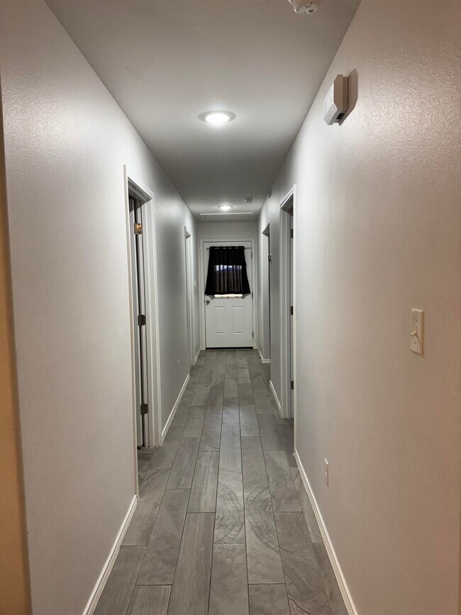 Building Photo - 3606 Octavia Dr