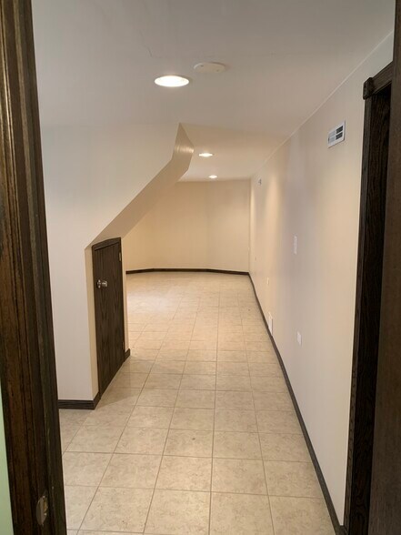 Building Photo - 163 Parkside Ave
