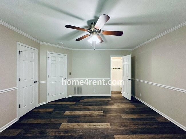Building Photo - Wonderful Three Bedroom Olathe Home in a Q...