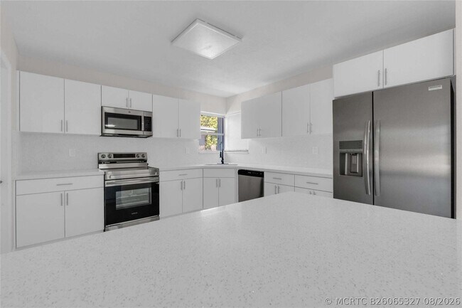 Building Photo - 200 NW 33rd Terrace