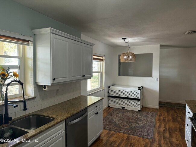 Building Photo - 1926 71st Ave