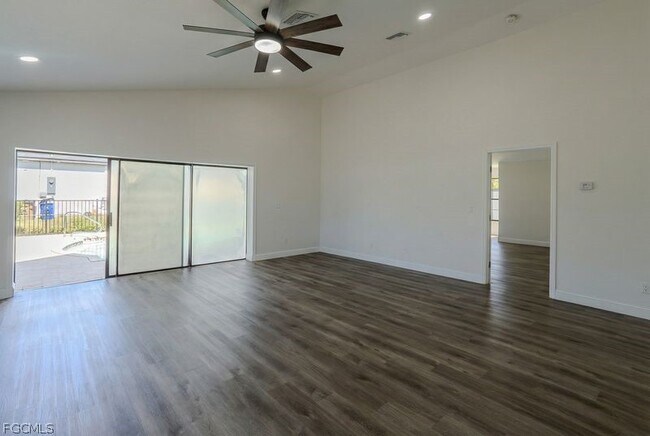 Building Photo - 599 Carolina Ave