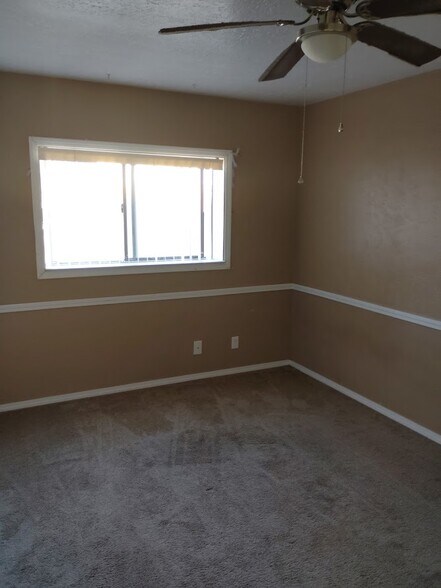 Building Photo - 928 Chelwood Park Blvd NE