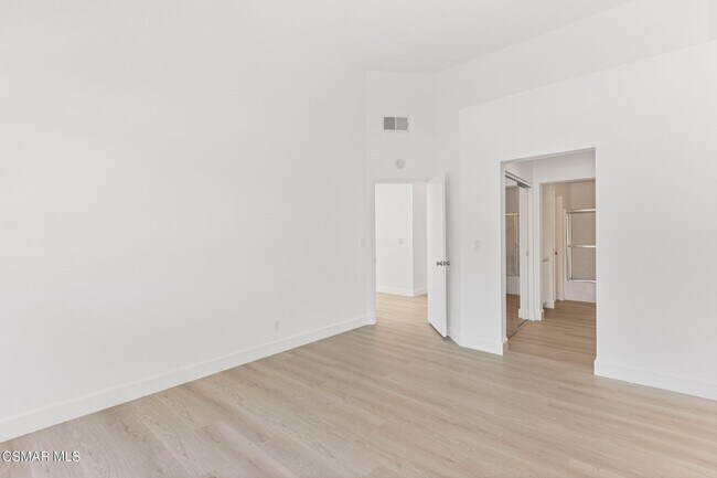 Building Photo - 4240 Lost Hills Rd