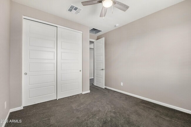 Building Photo - 1527 W Windhaven Ave