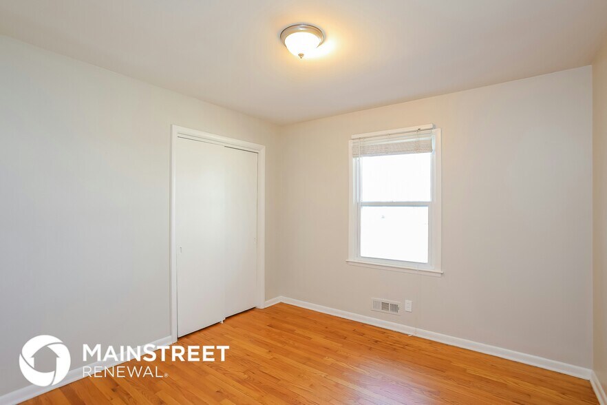 Building Photo - 7625 W 95th Terrace