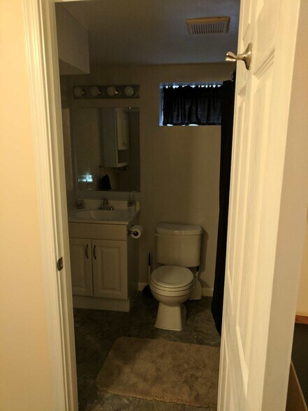 Building Photo - 1219 Brewster st.