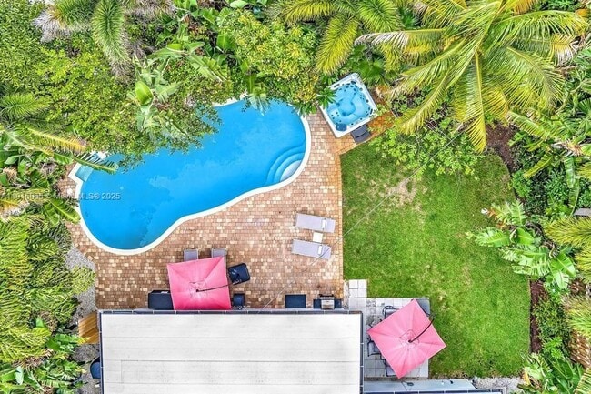 Building Photo - 1577 NE 48th Ct