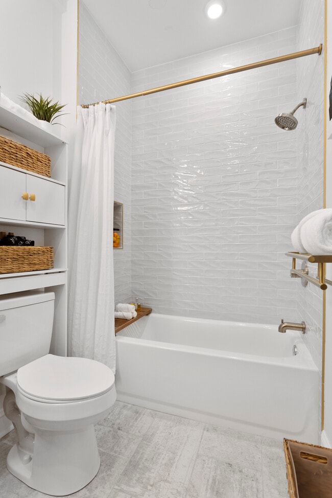 Bathroom - 5221 Walnut St