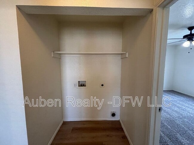 Building Photo - 300 S Magnolia St