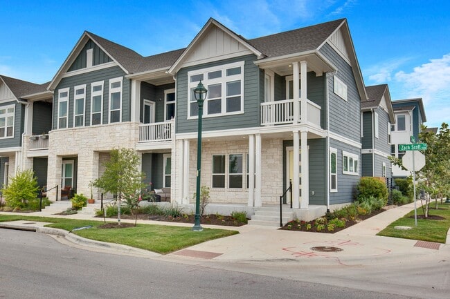 Building Photo - 3201 Zach Scott St