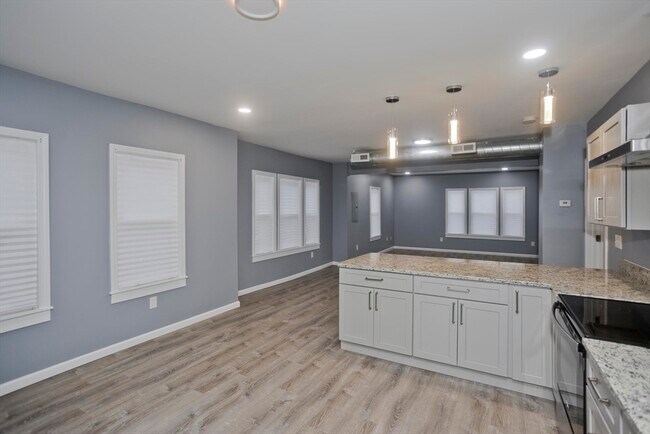 Building Photo - 27 Charbonneau Terrace