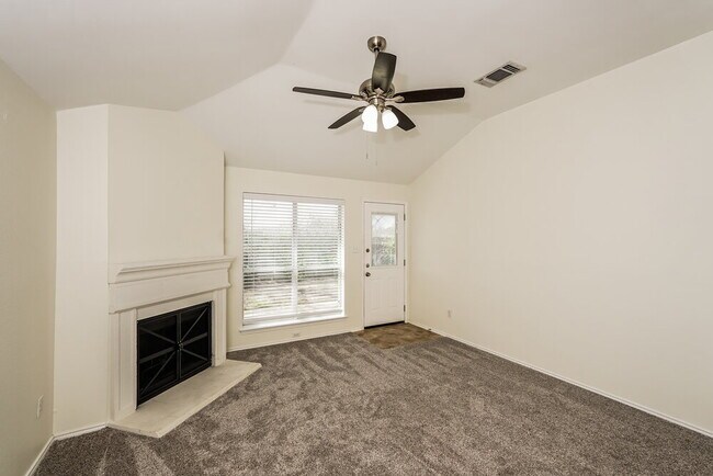 Building Photo - 1000 Sandalwood Dr