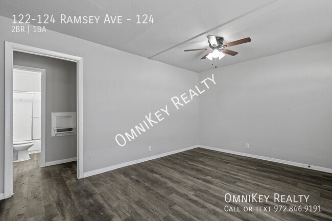 Building Photo - 122-124 Ramsey Ave-124
