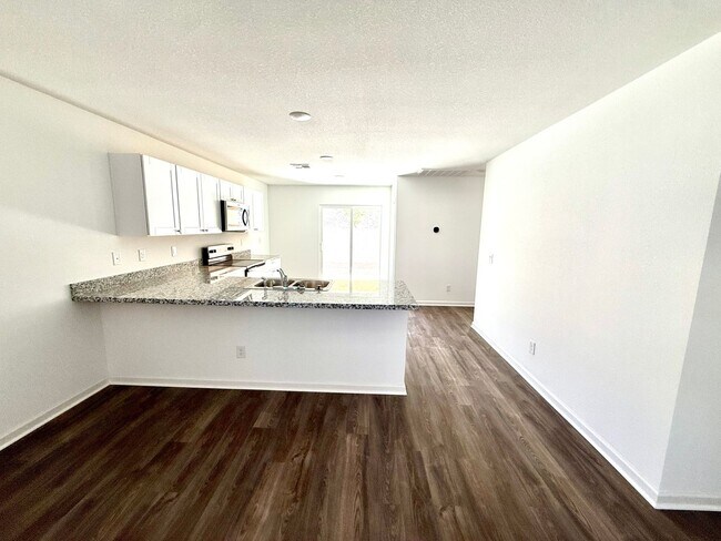 Building Photo - Beautiful 2024 Build 3 Bedroom Home- Move In Special! $800 off 1st Month's Rent. $300 off 2nd and...