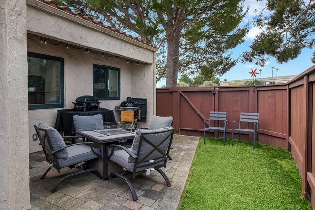 Building Photo - Catch the Wave of Modern Comfort at Our Reef Oasis