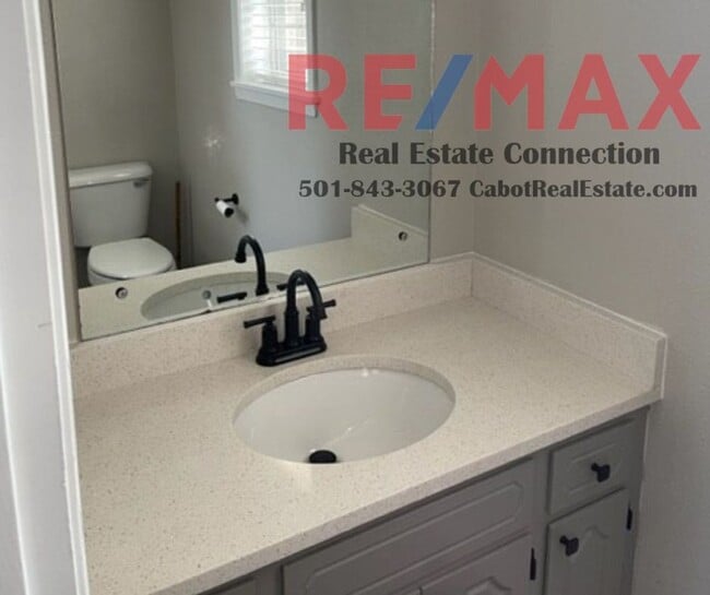 Building Photo - Sorry No Smoking/Vaping and Pets Permitted...