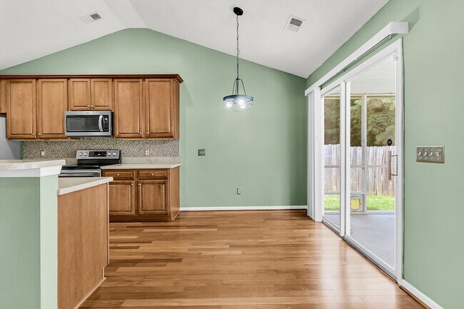 Building Photo - 124 Dovetail Cir