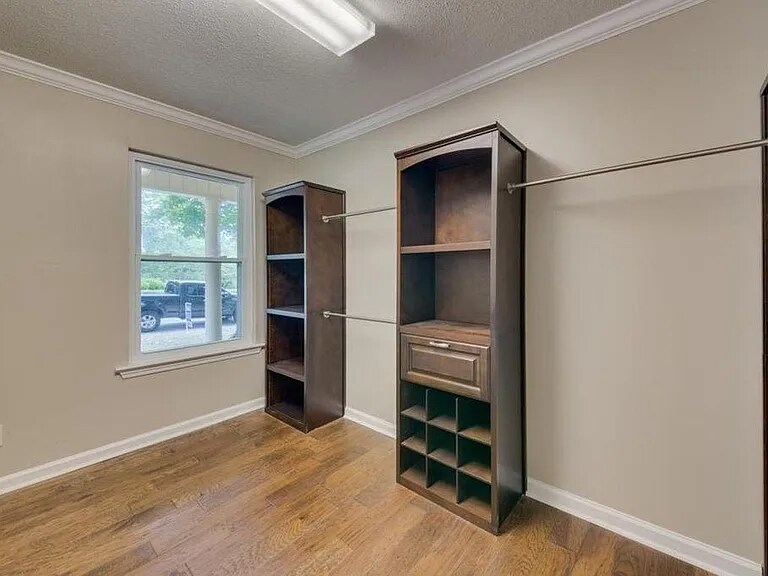 Building Photo - 4206 Highwood Dr