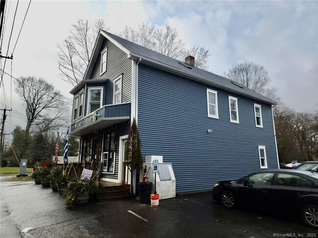 Building Photo - 303 Newtown Ave