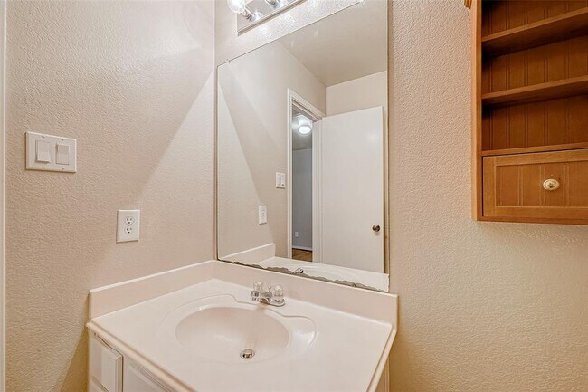 Building Photo - 9514 Sedge Wren Ct