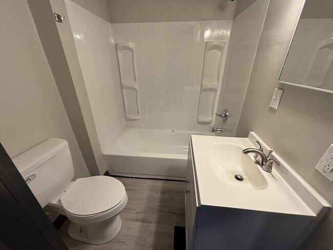 Building Photo - 932 13th St SE