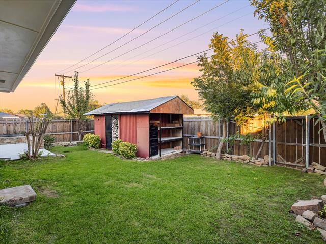 Building Photo - 2050 Lorient Dr