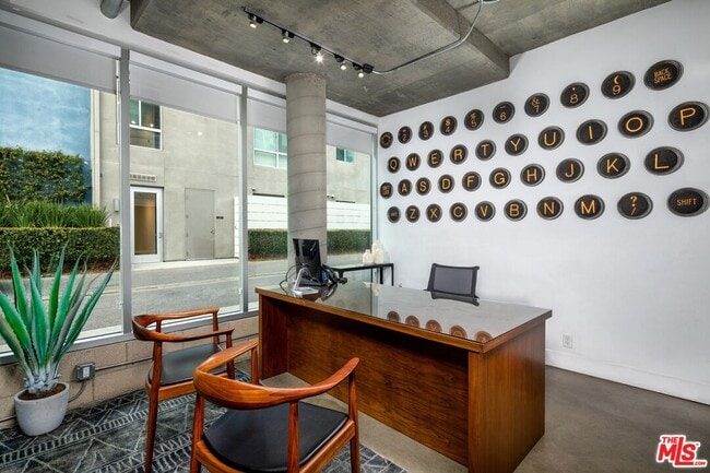 Building Photo - 710 N El Centro Ave