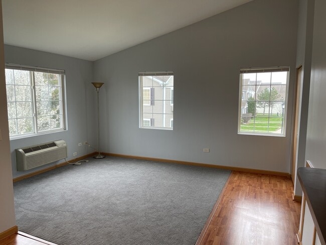 Building Photo - 1517 Silverstone Dr