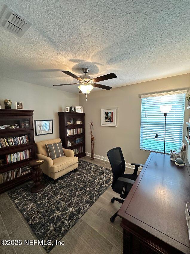 Building Photo - 117 Dovetail Cir