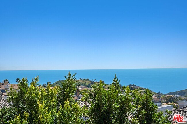 Building Photo - 16646 Cll Brittany