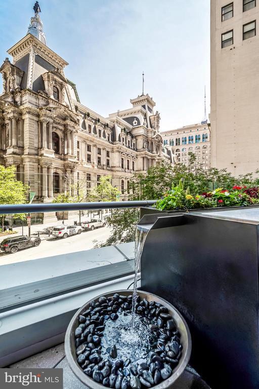Building Photo - 1414 S Penn Square
