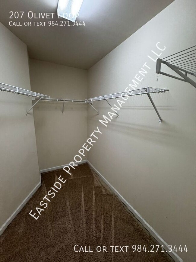 Building Photo - 207 Olivet Loop