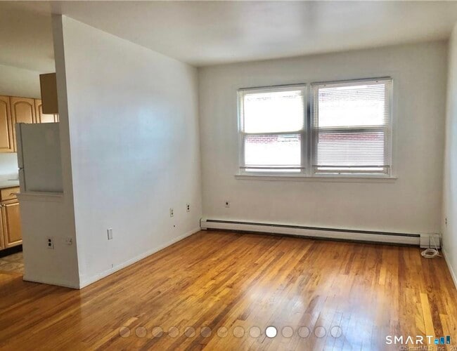 Building Photo - 324 Strawberry Hill Ave