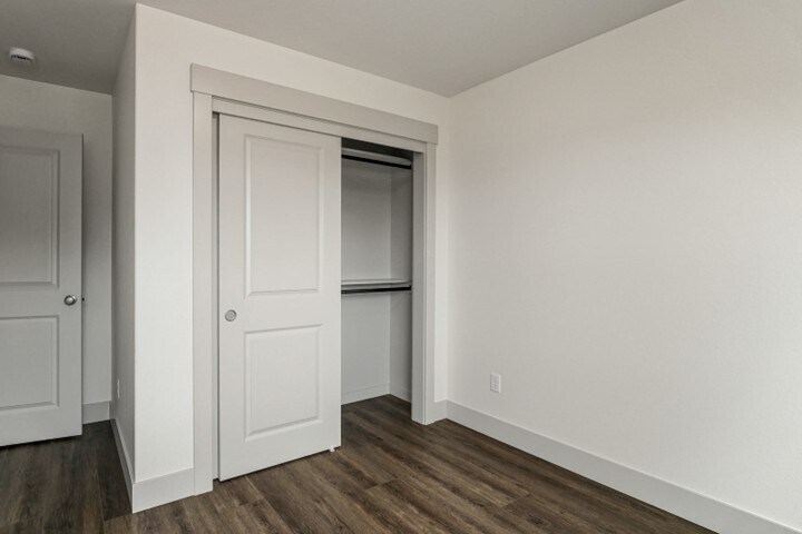 Building Photo - 1319 Oppek St NE