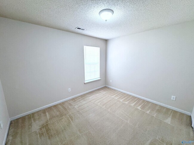 Building Photo - 120 Clover Ridge Dr