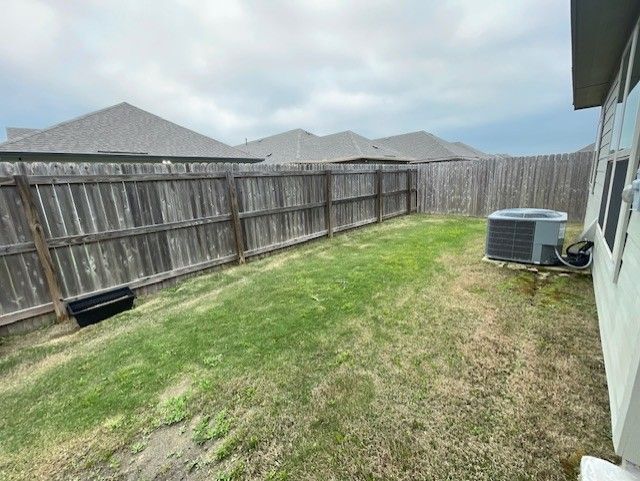 Building Photo - 803 Mineral Wells Ln